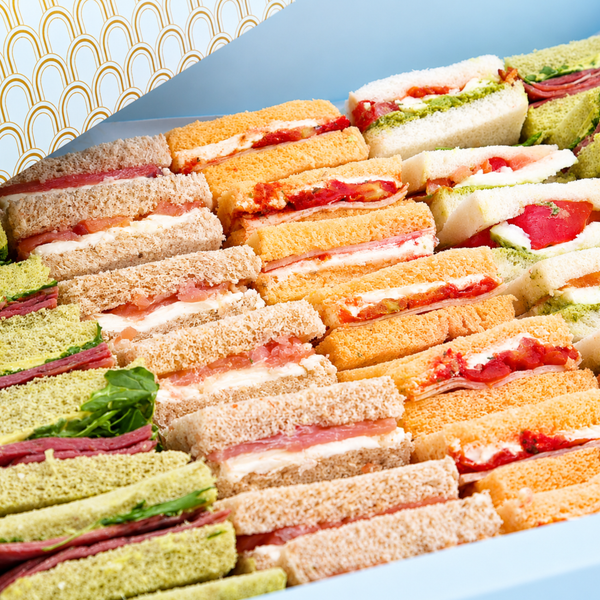 Bandeja de sándwiches dobles premium