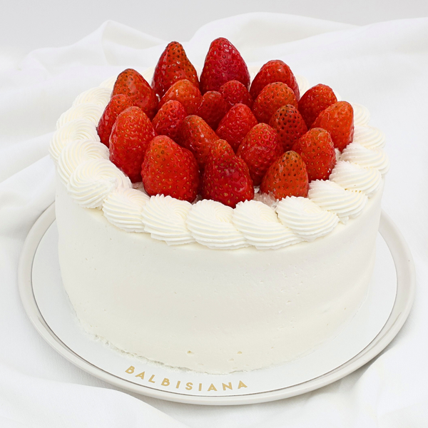 Tarta de fresas con nata